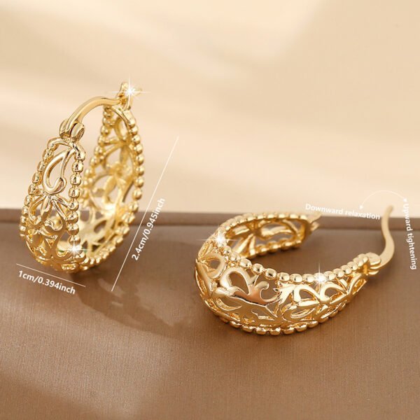Elegant And Retro Geometric Hollowed-out Pattern Large Ear Rings In European And American Style