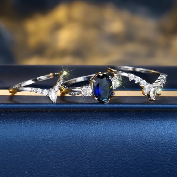 Platinum Egg-shaped Sapphire Blue Diamond Water Drop Shining Three-piece Unique Ring