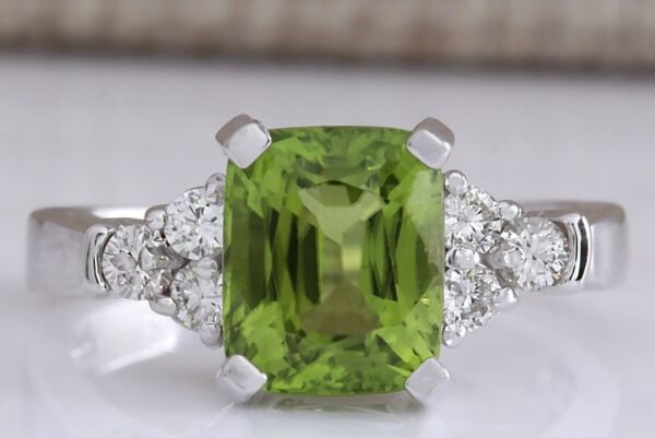 European And American Popular Apple Green Zircon Personalized Diamond Ring