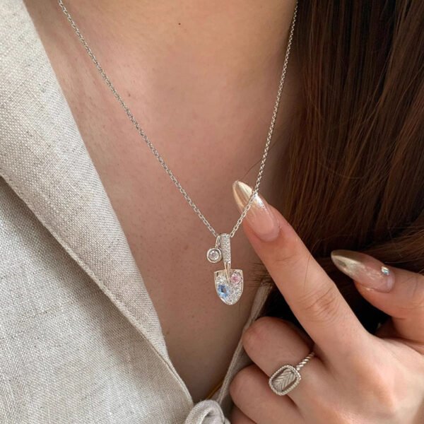 Inlaid Gradient Rhinestone Shovel Necklace