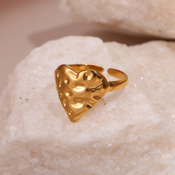 European And American Fashion Design Love Heart-shaped Titanium Steel Ring