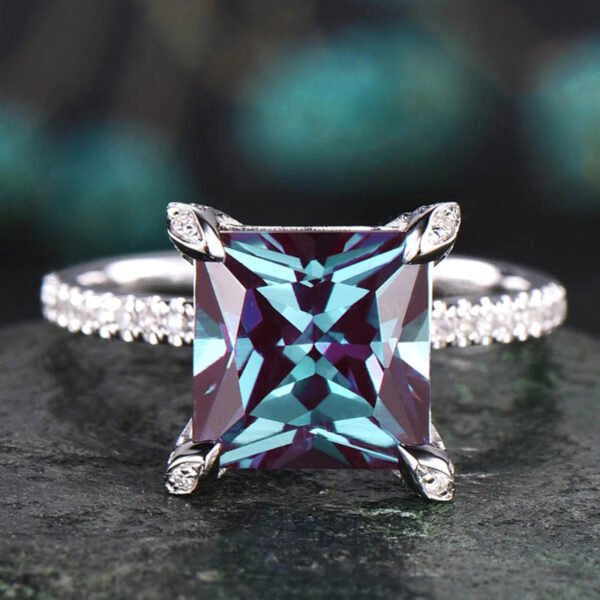 Light Luxury Design Niche High-End Ring - Fashionable Luxury Four-Prong Square Zircon Women's Ring_Auragemd