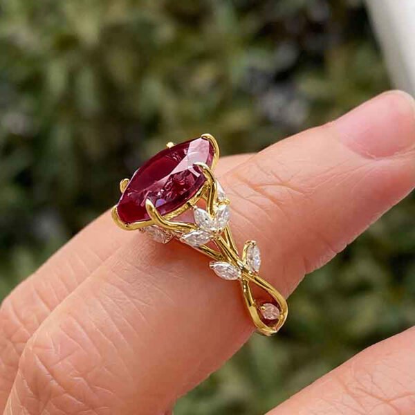 Exquisite Luxury Zircon-Inlaid Ring for Women - Palace-Style Leaf Vine Design Ring, Fashionable Light Luxury Style_Auragemd