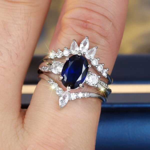 Platinum Egg-shaped Sapphire Blue Diamond Water Drop Shining Three-piece Unique Ring