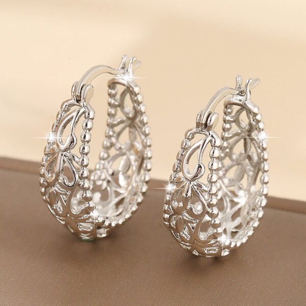 Elegant And Retro Geometric Hollowed-out Pattern Large Ear Rings In European And American Style