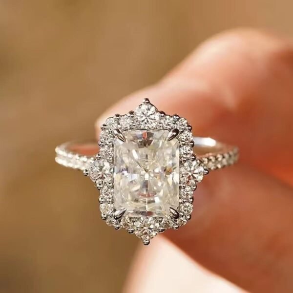 Rectangular Diamond Graceful And Fashionable Ring