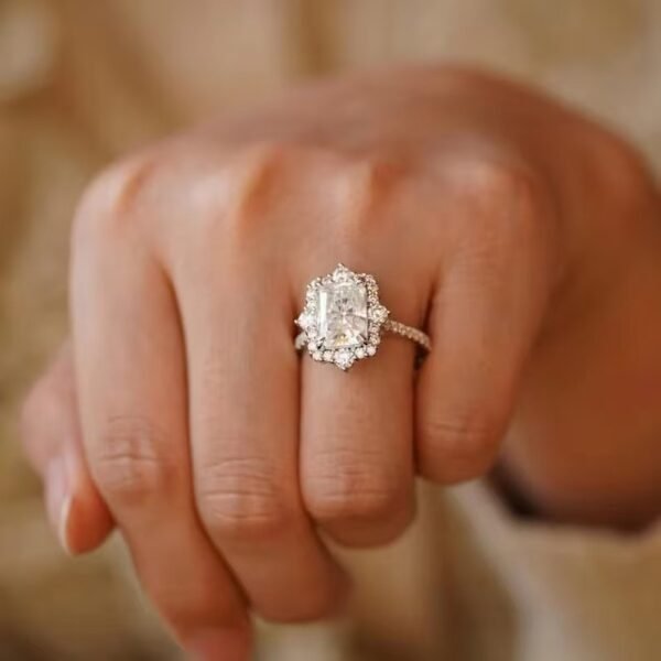 Rectangular Diamond Graceful And Fashionable Ring